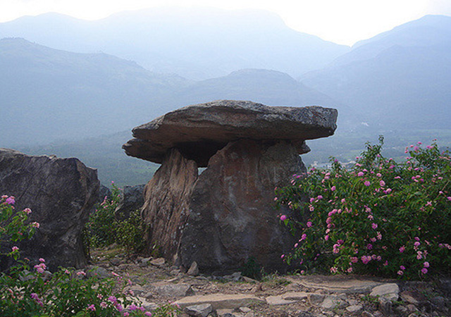 Dolmens-in-Marayoor