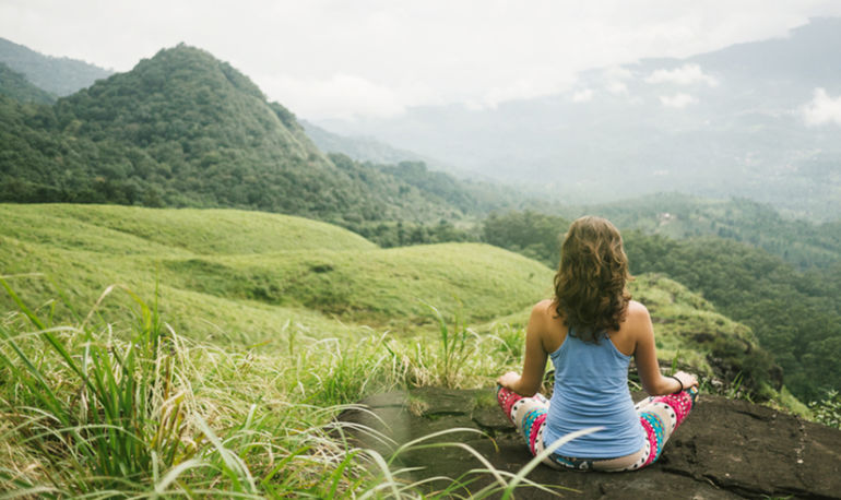 meditation-practice-while-traveling