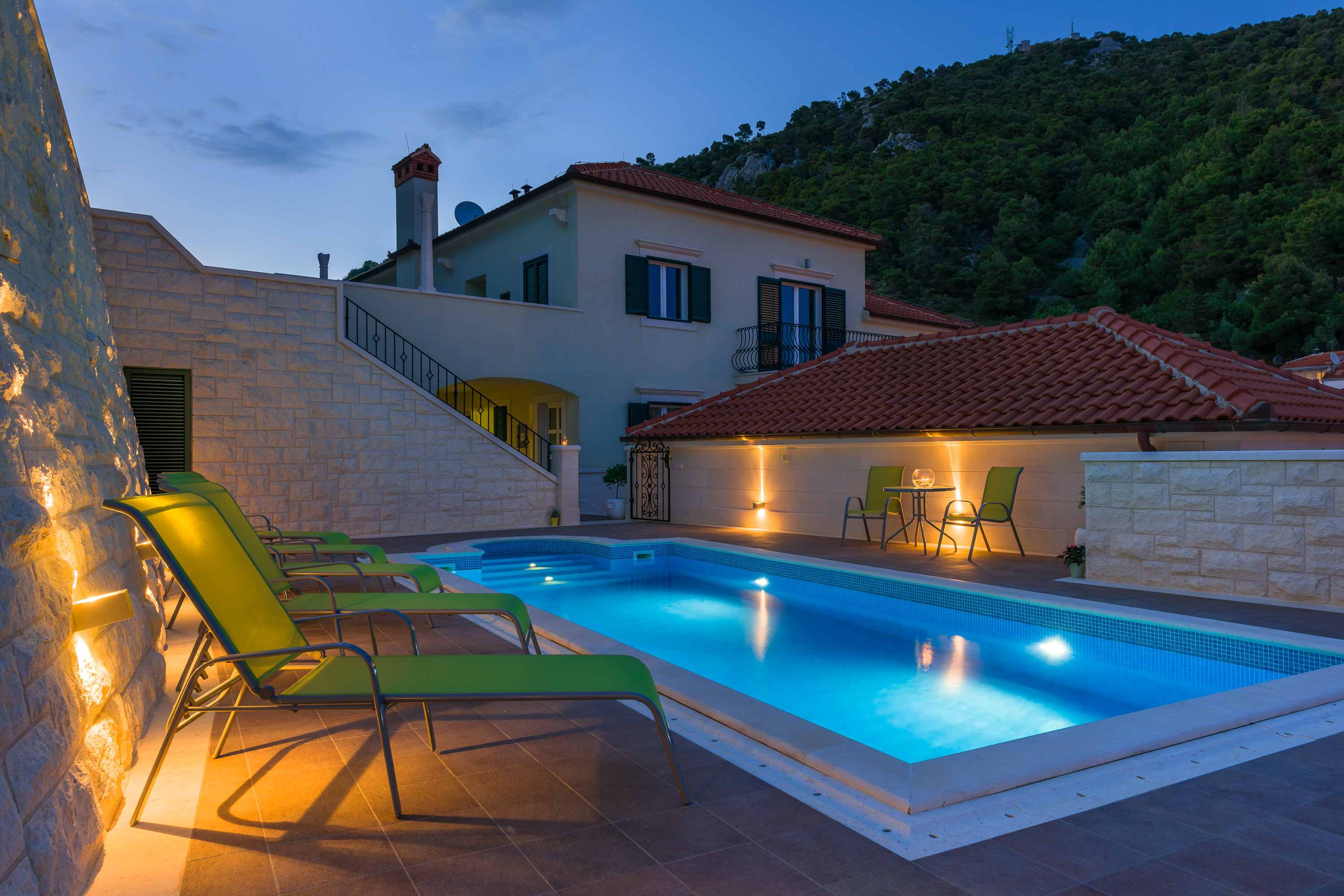 Enjoying Holidays By Renting An Apartment With Pool Useful Travel Site