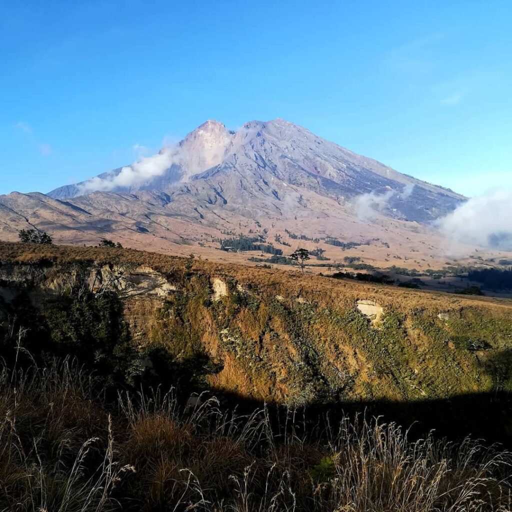 Mount Rinjani Trekking 1